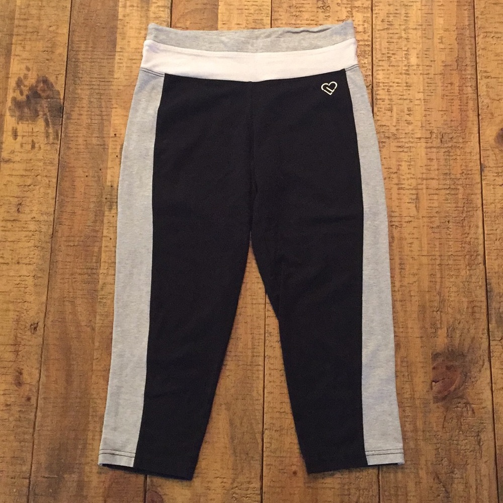 Aeropostale Live Love Dream Black Capri Leggings